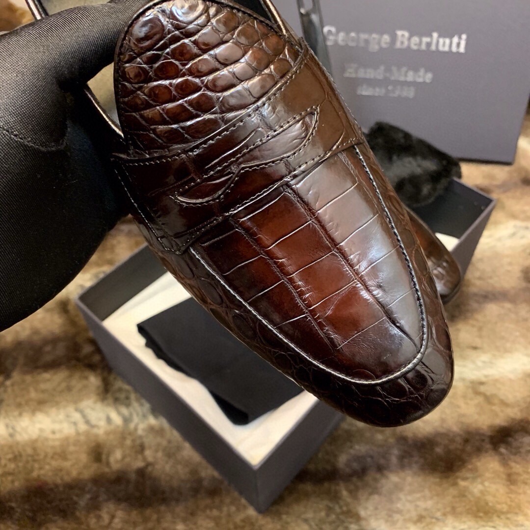 Лоферы мужские в стиле Berluti с мягким задником коричневого цвета