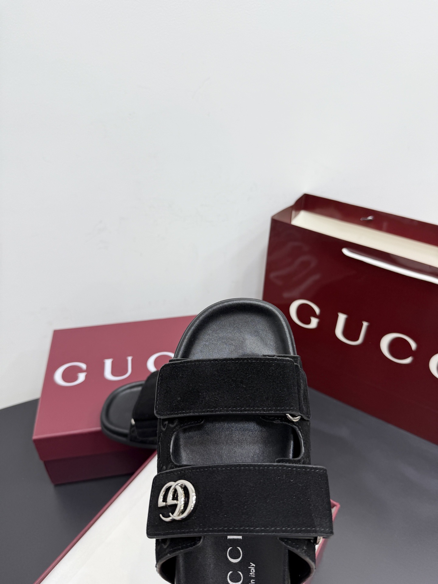 Сандалии женские в стиле Gucci GG чёрного цвета