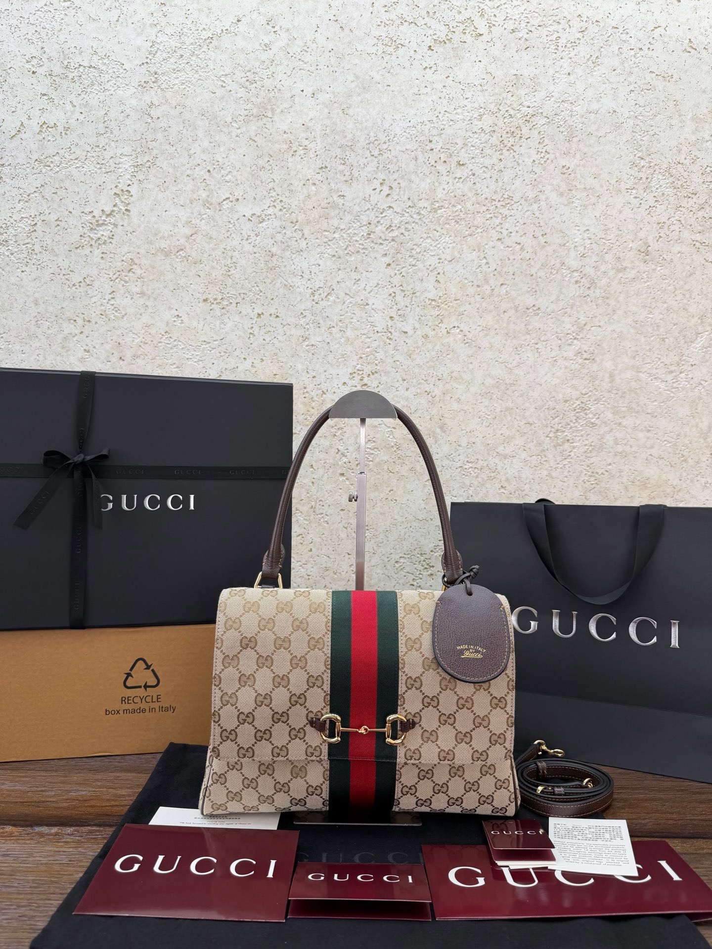 Сумка женская Gucci Paparazzo коричневого цвета