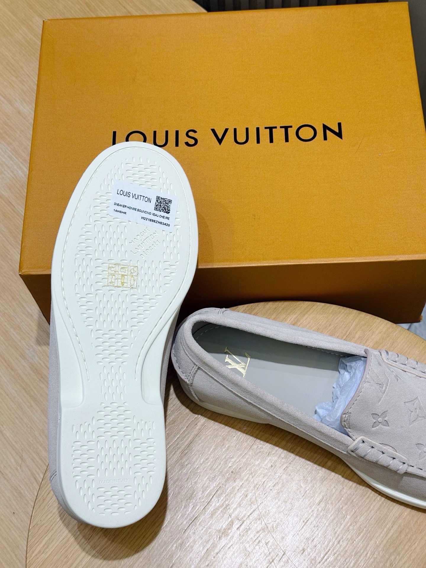 Лоферы мужские Louis Vuitton LV Croisette светло-серого цвета