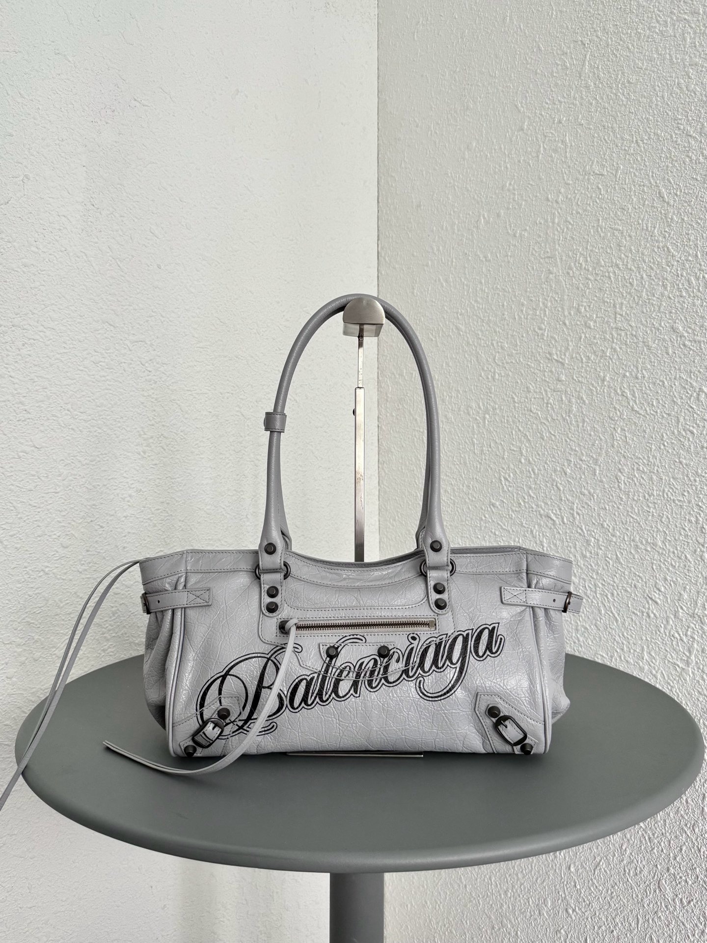 Сумка женская Balenciaga Le City светло-серого цвета