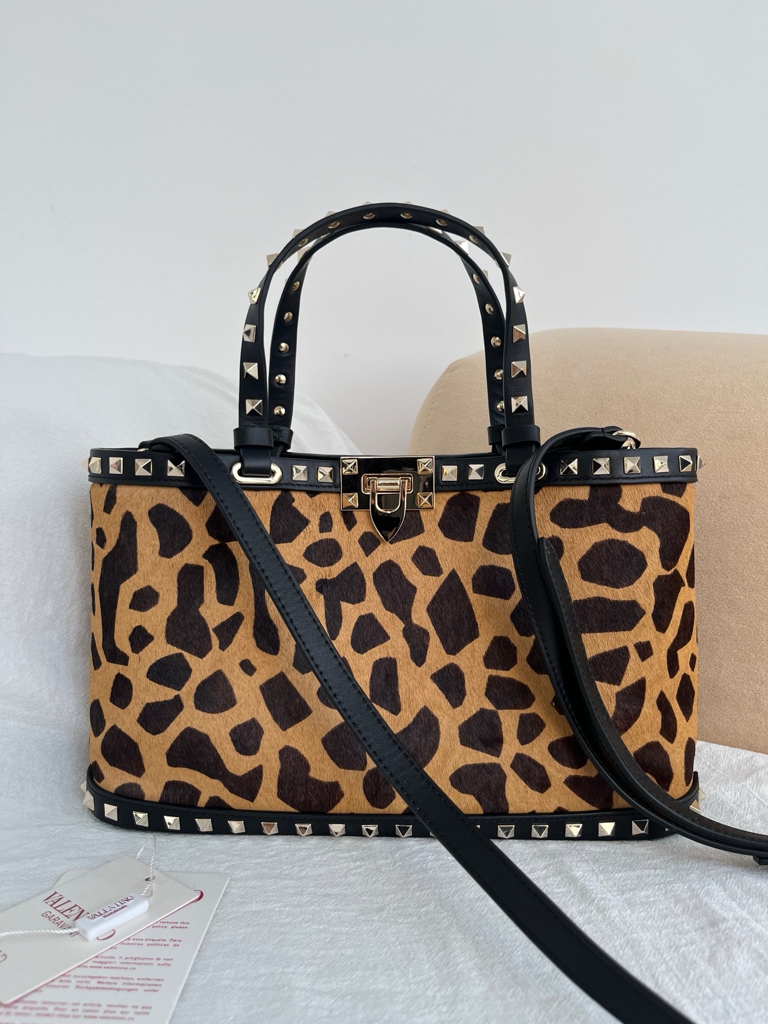 Сумка женская Valentino Garavani Rockstud с леопардовым принтом
