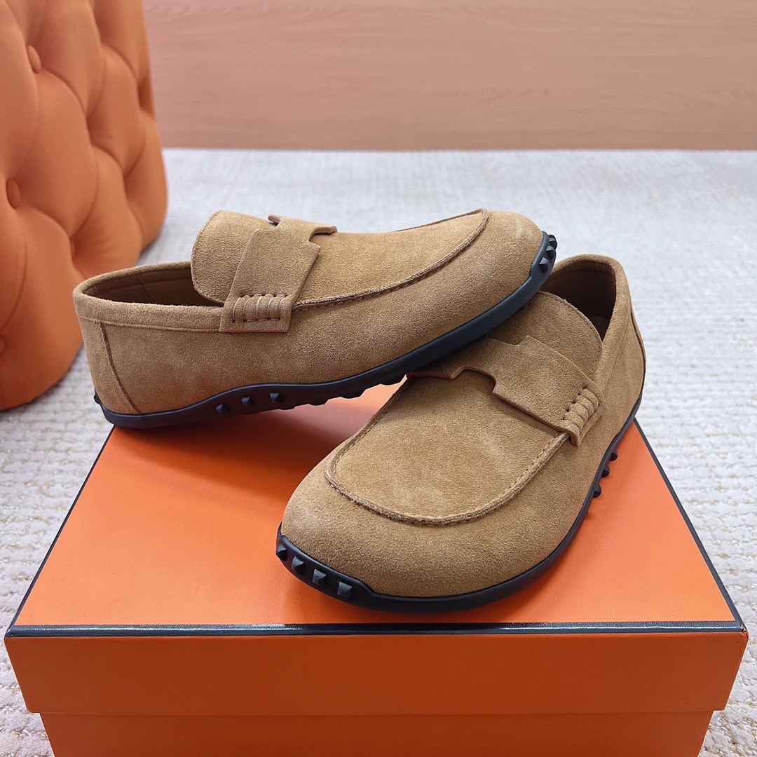 Лоферы мужские в стиле Hermès бежевого цвета