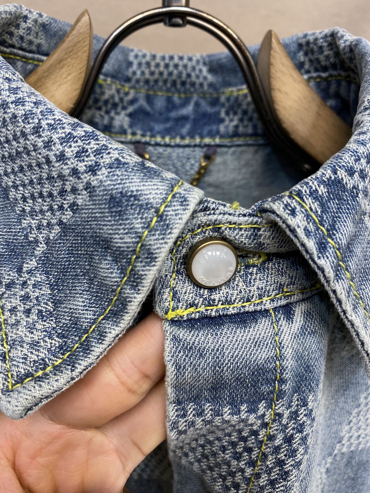 Рубашка мужская в стиле Louis Vuitton с шахматным узором синего цвета