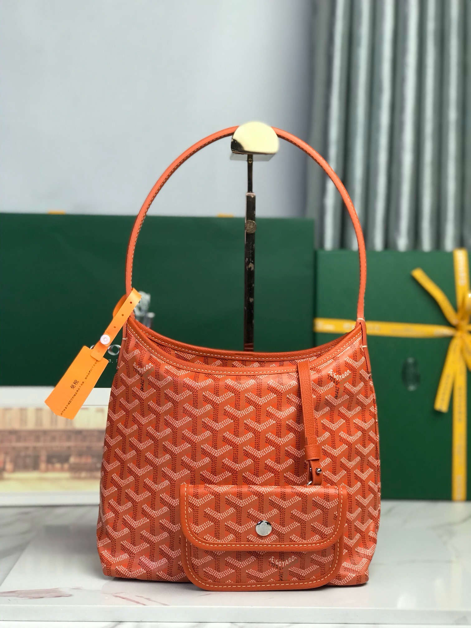 Сумка женская Goyard Hobo Mini оранжевого цвета