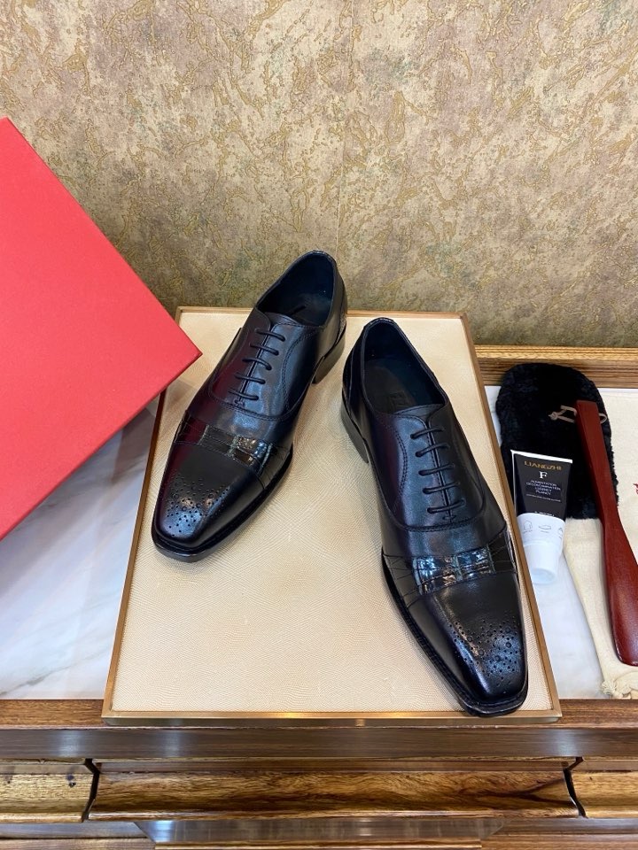 Туфли мужские в стиле Salvatore Ferragamo черного цвета