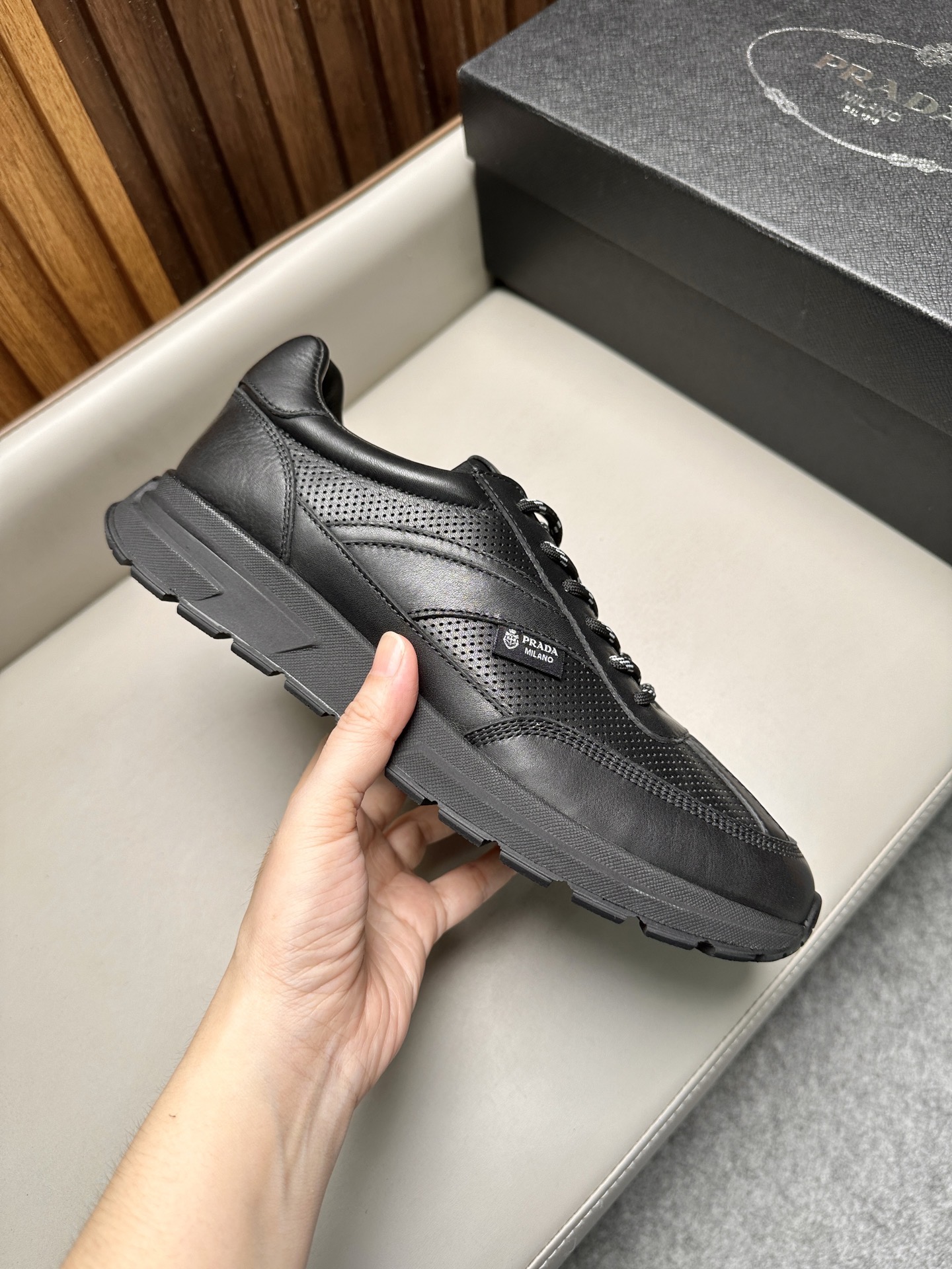 Кроссовки мужские Prada чёрного цвета