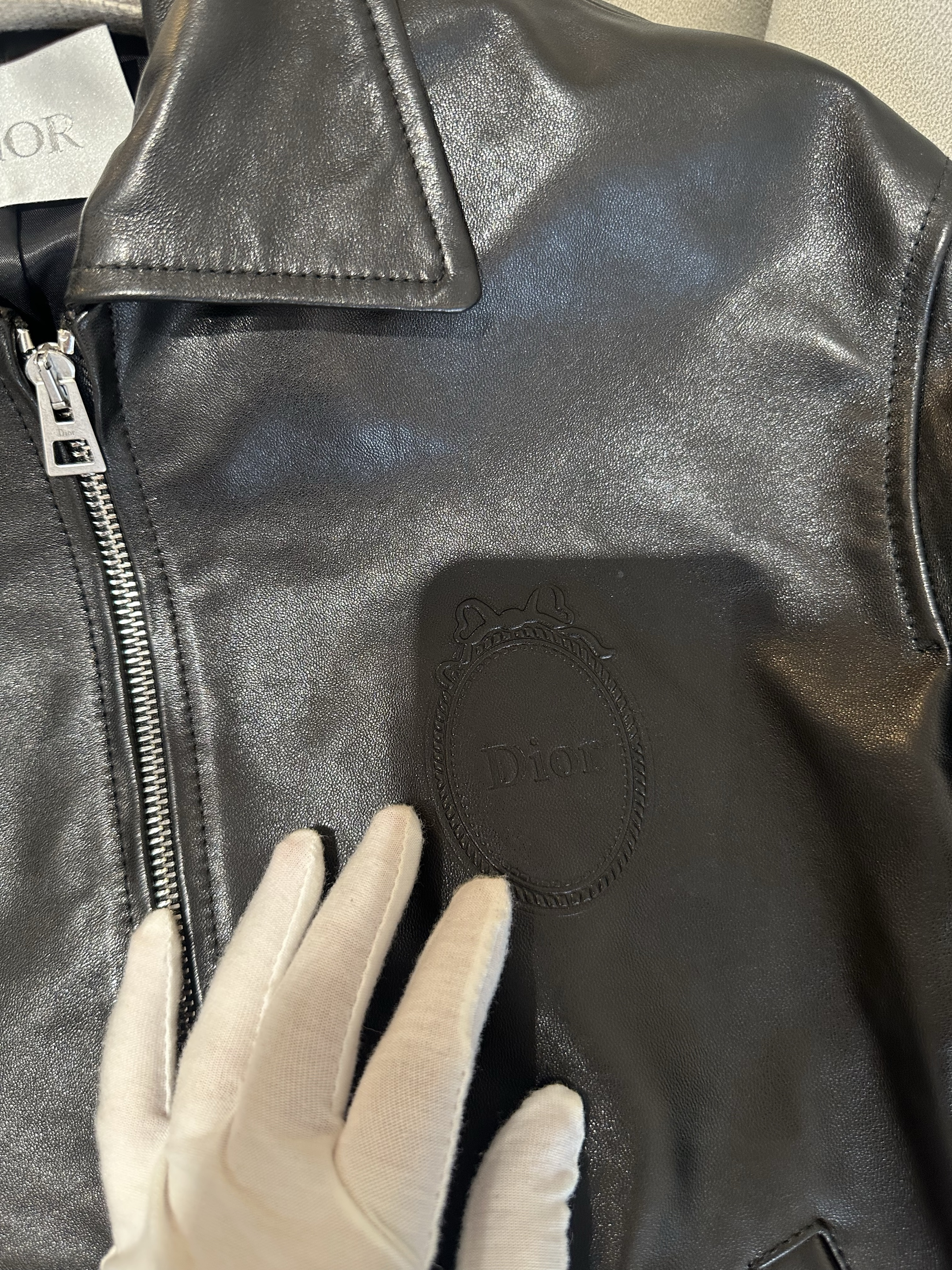 Куртка унисекс в стиле Dior  чёрного цвета с отложным воротником