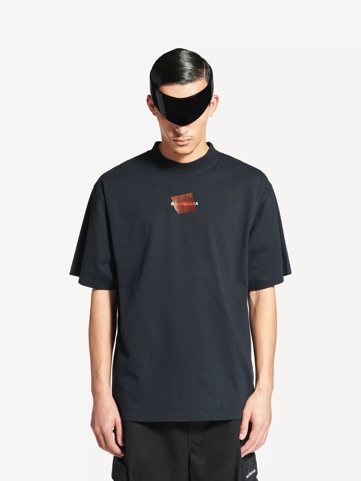 Футболка мужская Balenciaga Security Tape Logo Oversized  чёрного цвета с красным принтом