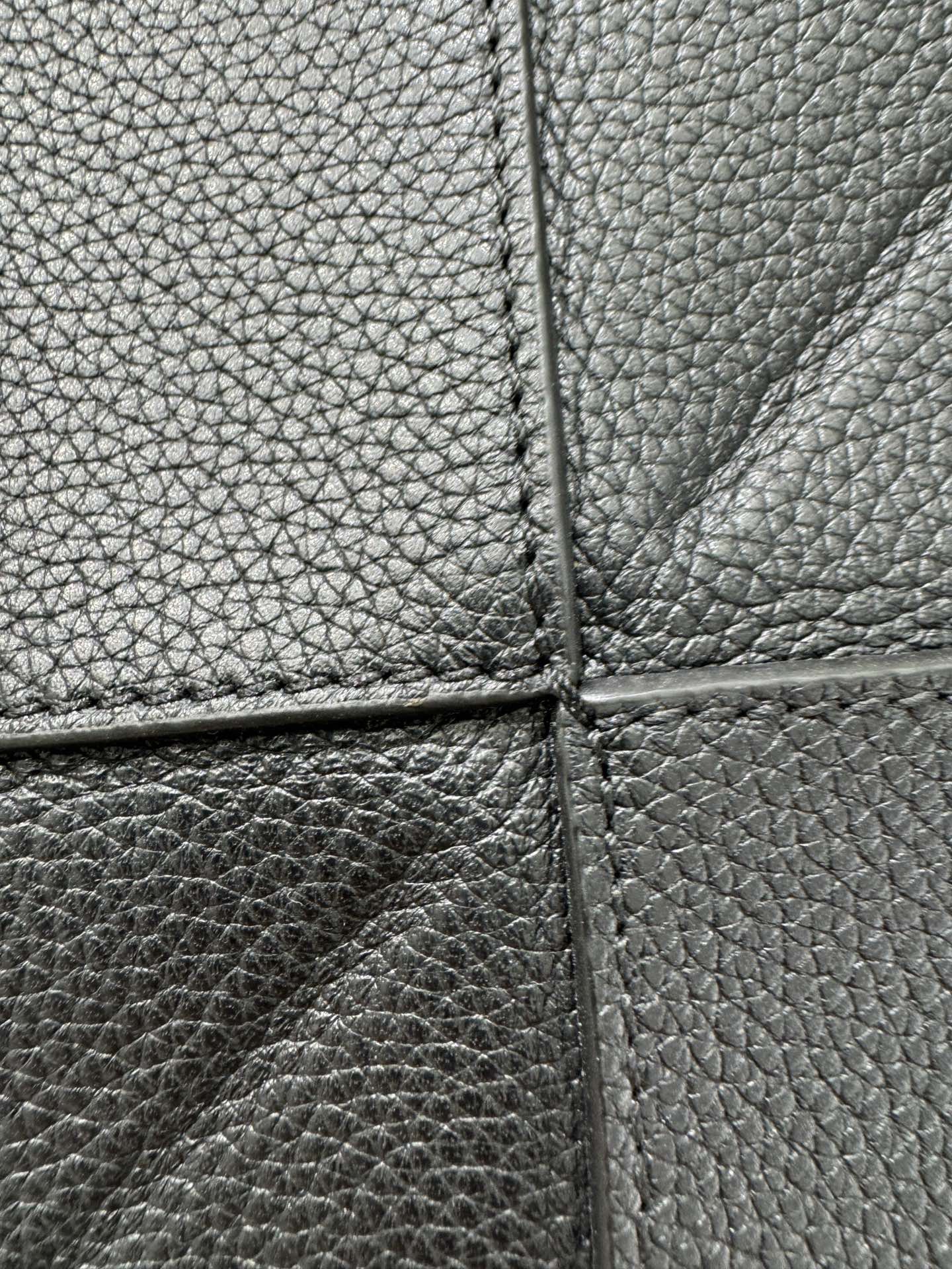 Сумка женская в стиле Loewe Puzzle Fold чёрного цвета