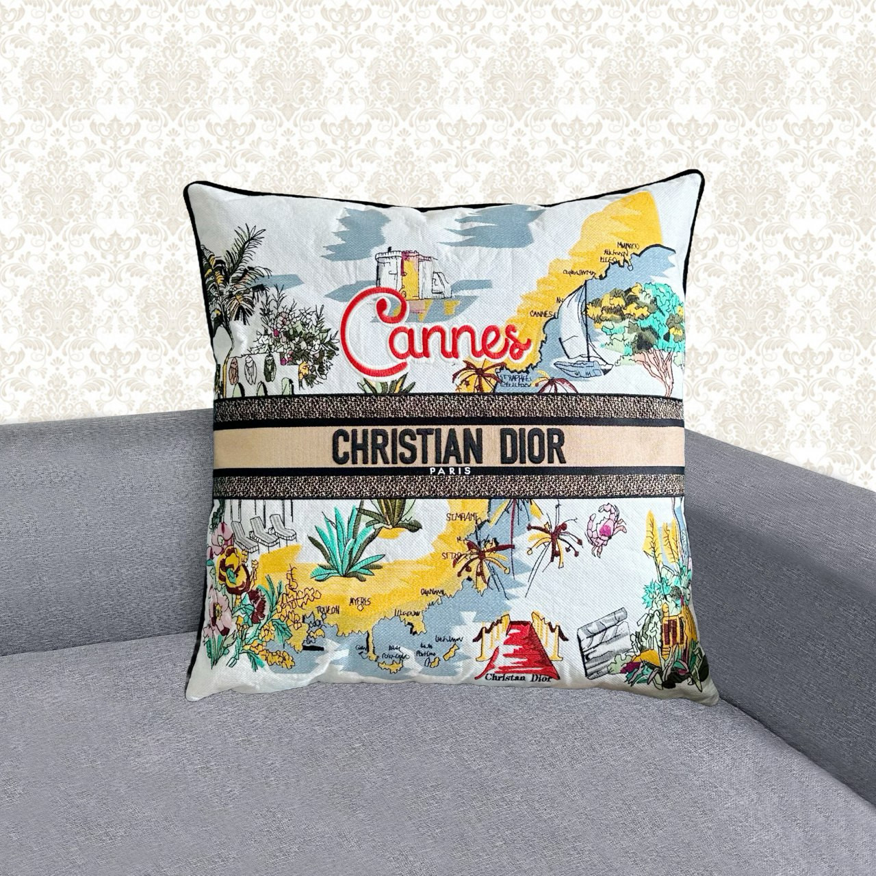  Подушка декоративная в стиле Dior Souvenir Cannes с вышивкой и картографическим принтом, 50×50 см