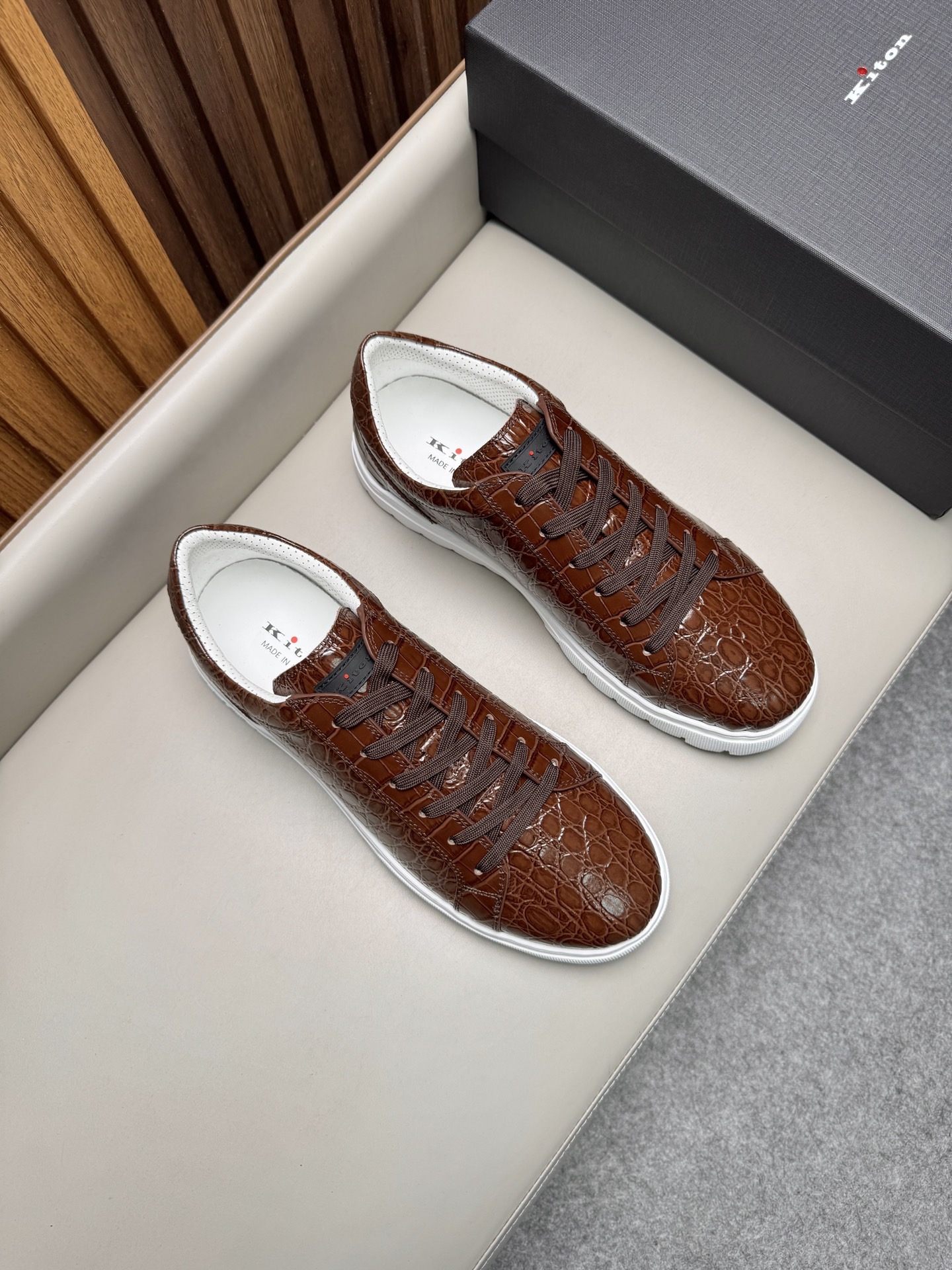 Кеды мужские в стиле Kiton коричневого цвета