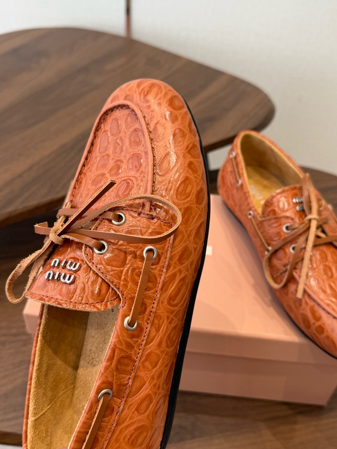 Топсайдеры женские Miu Miu Deck коньячно-коричневого цвета