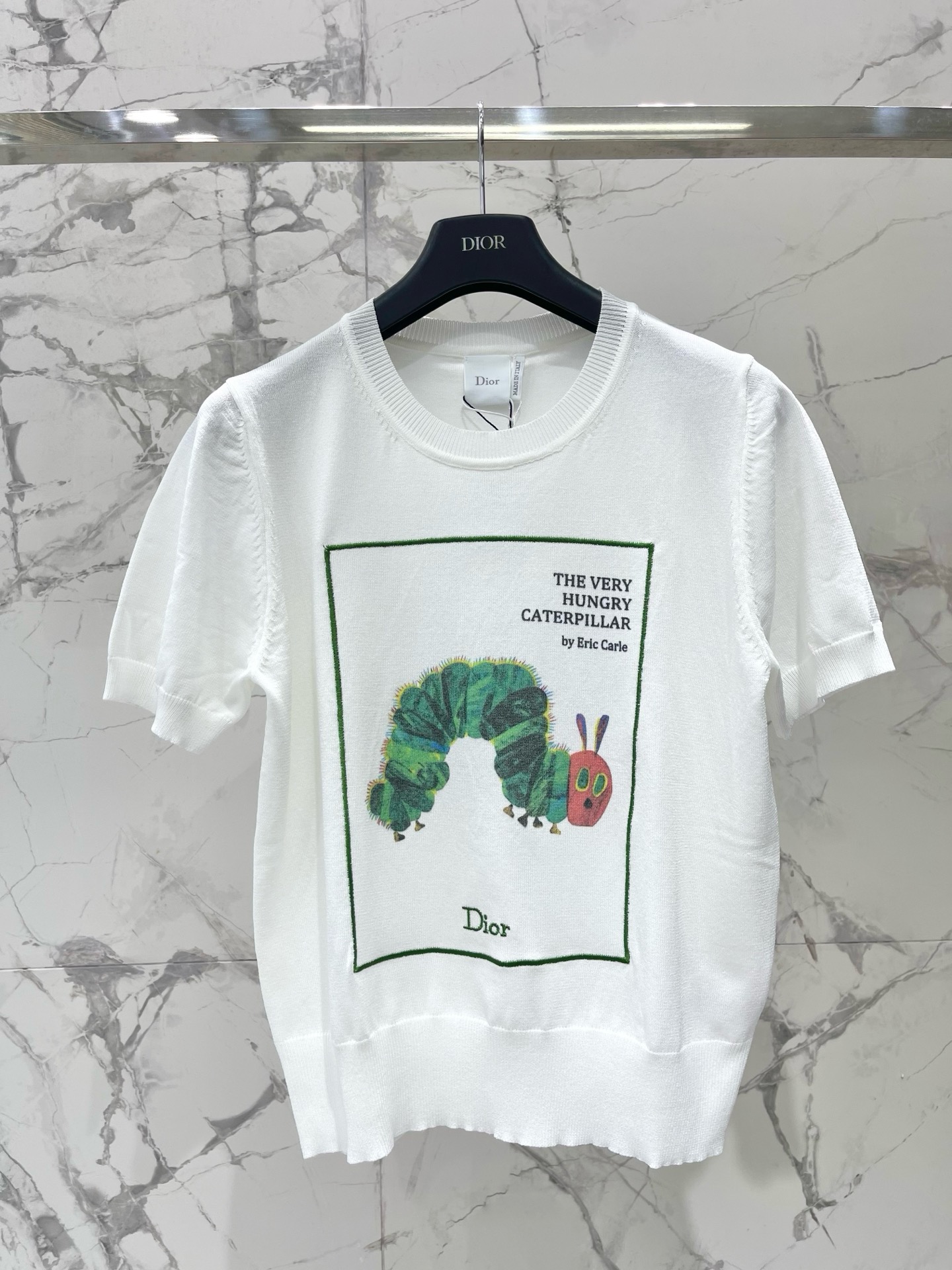 Футболка женская Dior The Very Hungry Caterpillar белого цвета с вышивкой и принтом