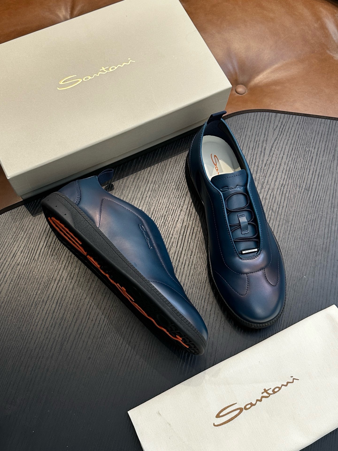 Кеды мужские в стиле Santoni из натуральной кожи темно-синего цвета