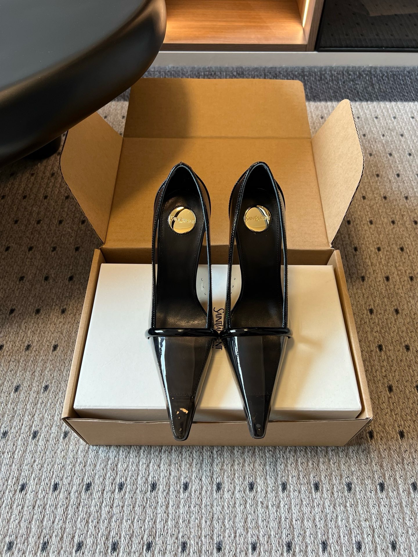 Туфли женские Saint Laurent Brigitte чёрного цвета