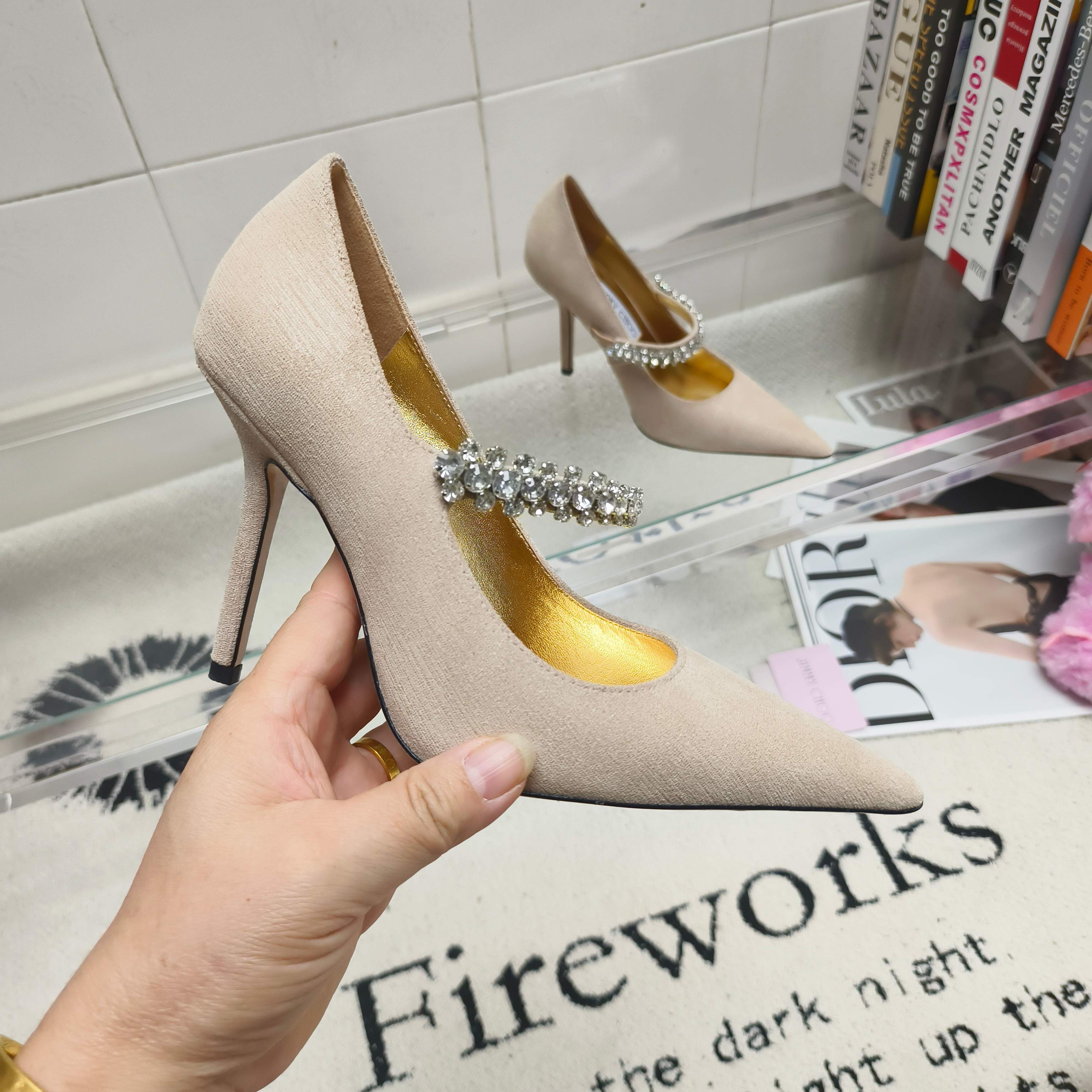 Туфли женские в стиле Jimmy Choo Bing Pump бежевого цвета