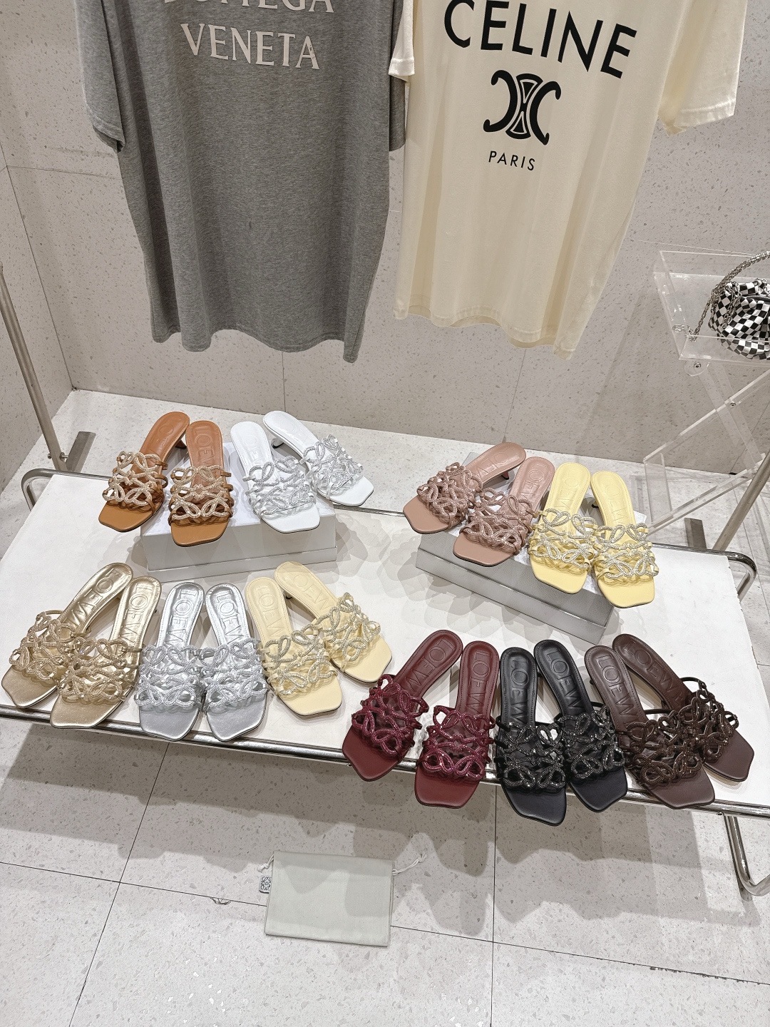 Босоножки женские в стиле LOEWE F036 пудрово-розового цвета с плетёными ремешками