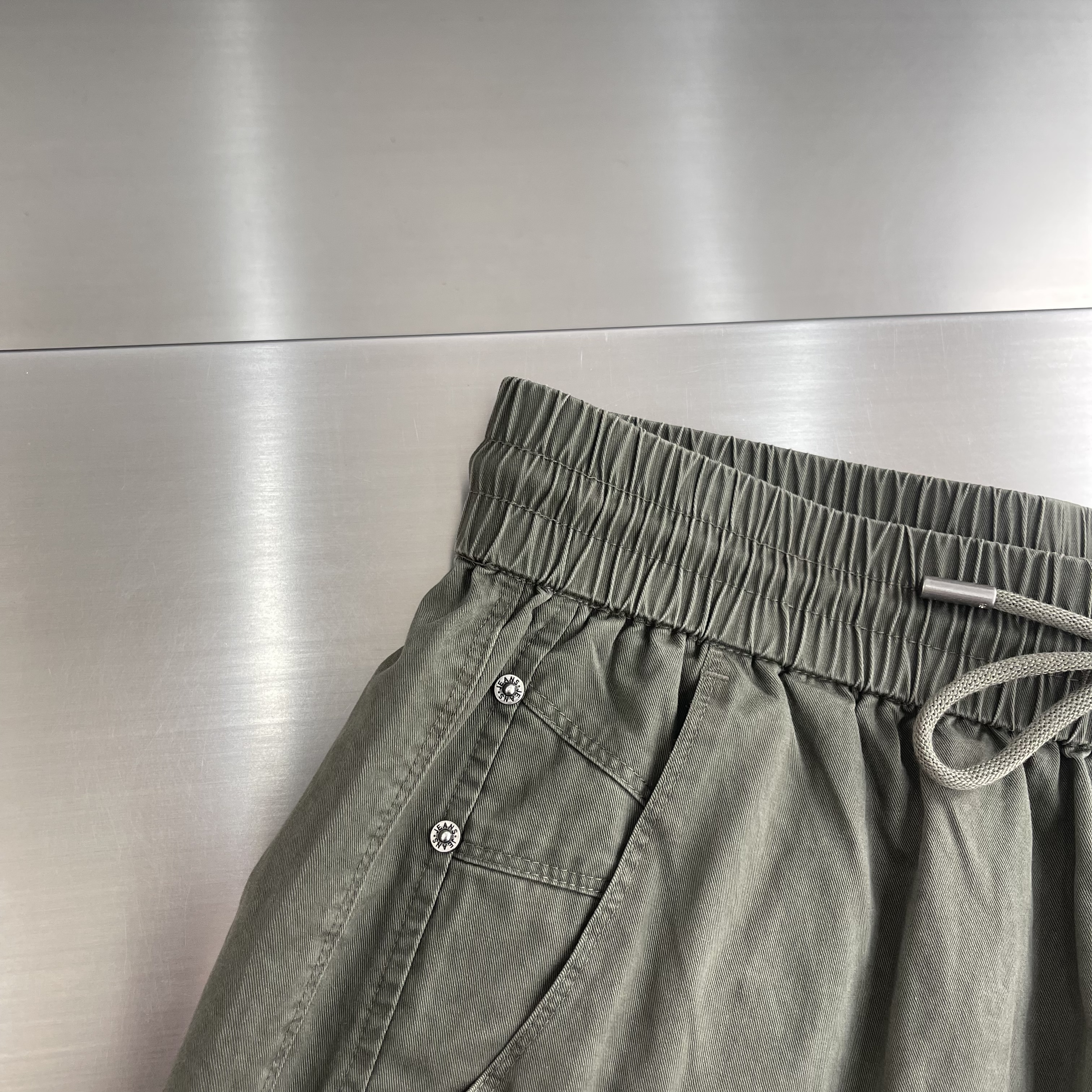 Брюки мужские в стиле Dior из хлопка зелёного цвета карго с эластичным поясом