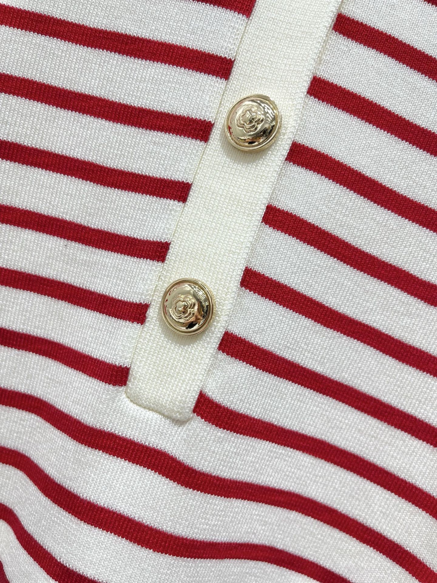 Платье женское в стиле Maje трикотажное в полоску с воротником polo красного цвета