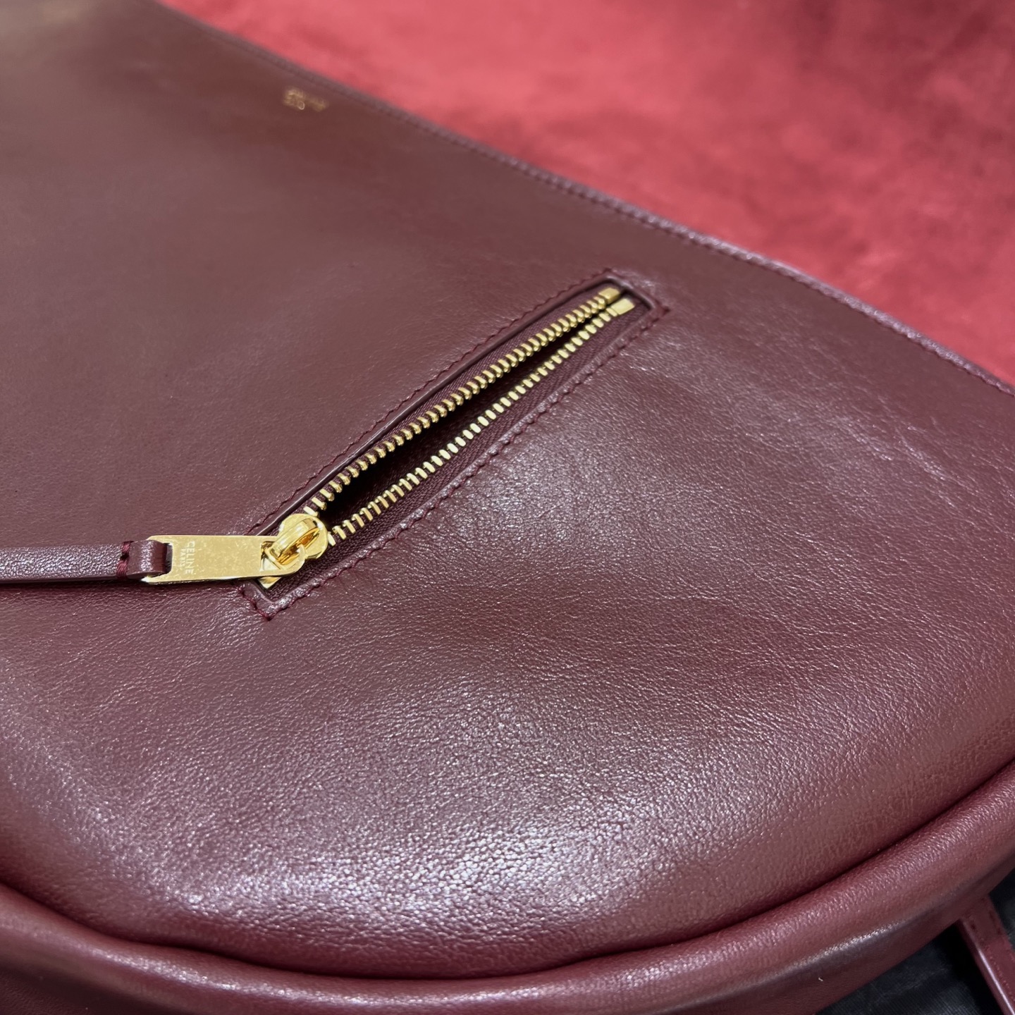 Сумка женская в стиле Celine Soft Triomphe Halfmoon бордового цвета