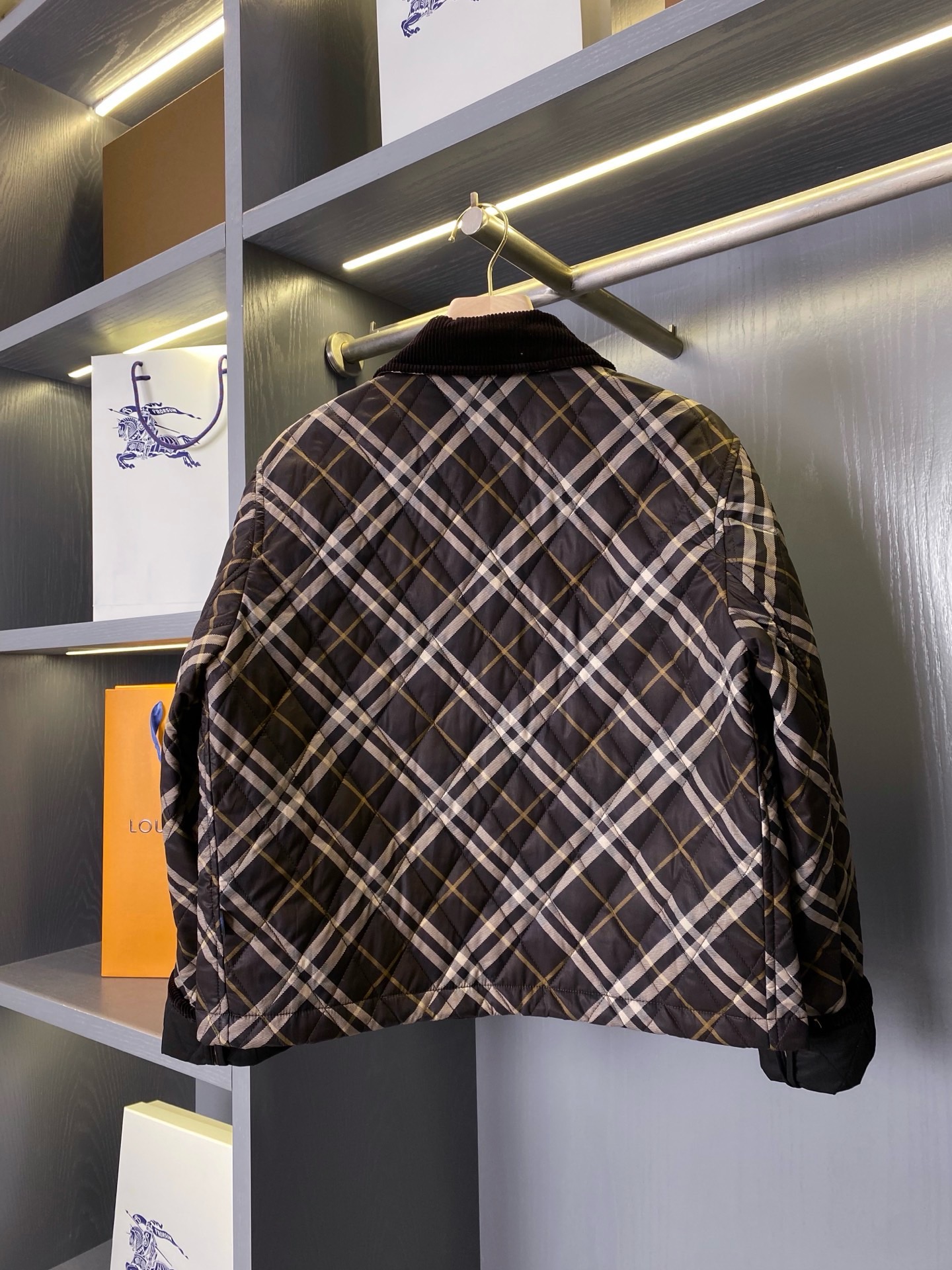 Куртка женская  Burberry укороченная