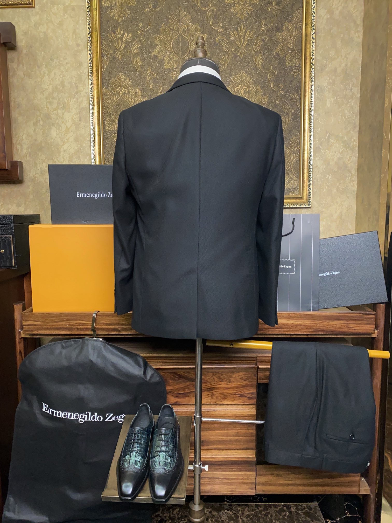 Костюм мужской в стиле Ermenegildo Zegna черного цвета (пиджак + брюки)