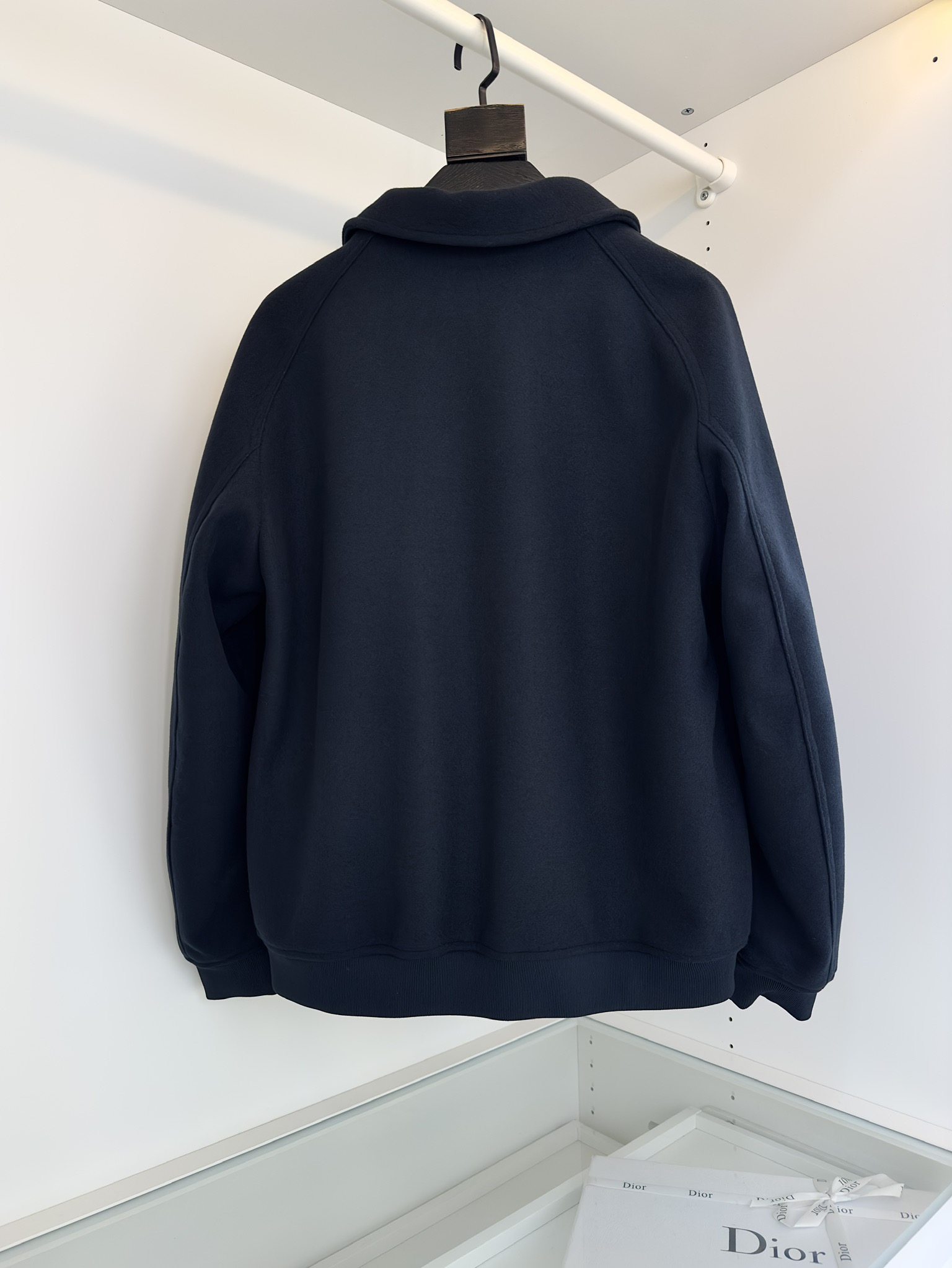 Куртка мужская в стиле Dior тёмно-синего цвета с отложным воротником