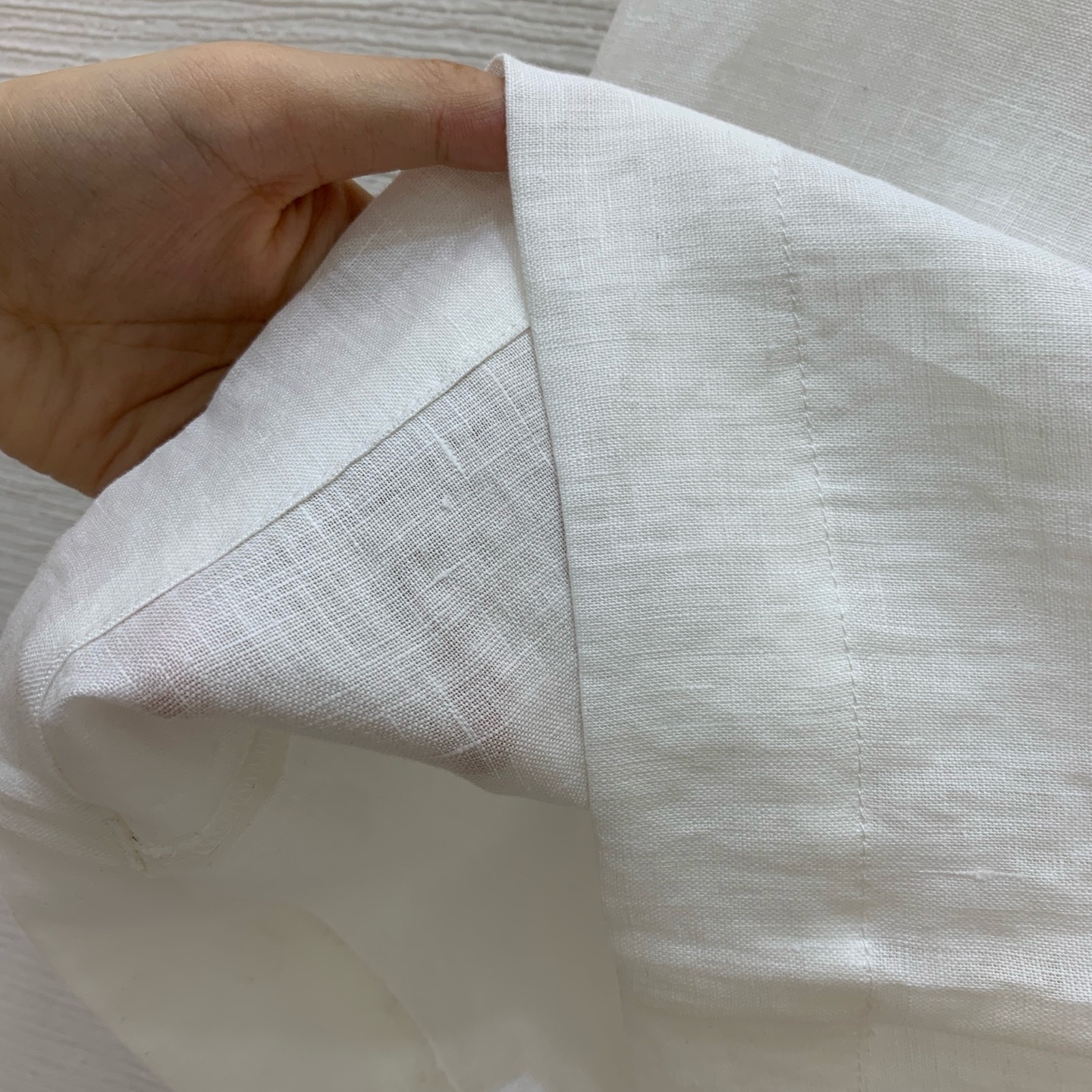Брюки женские в стиле MM6 Maison Margiela белого цвета с широким кроем