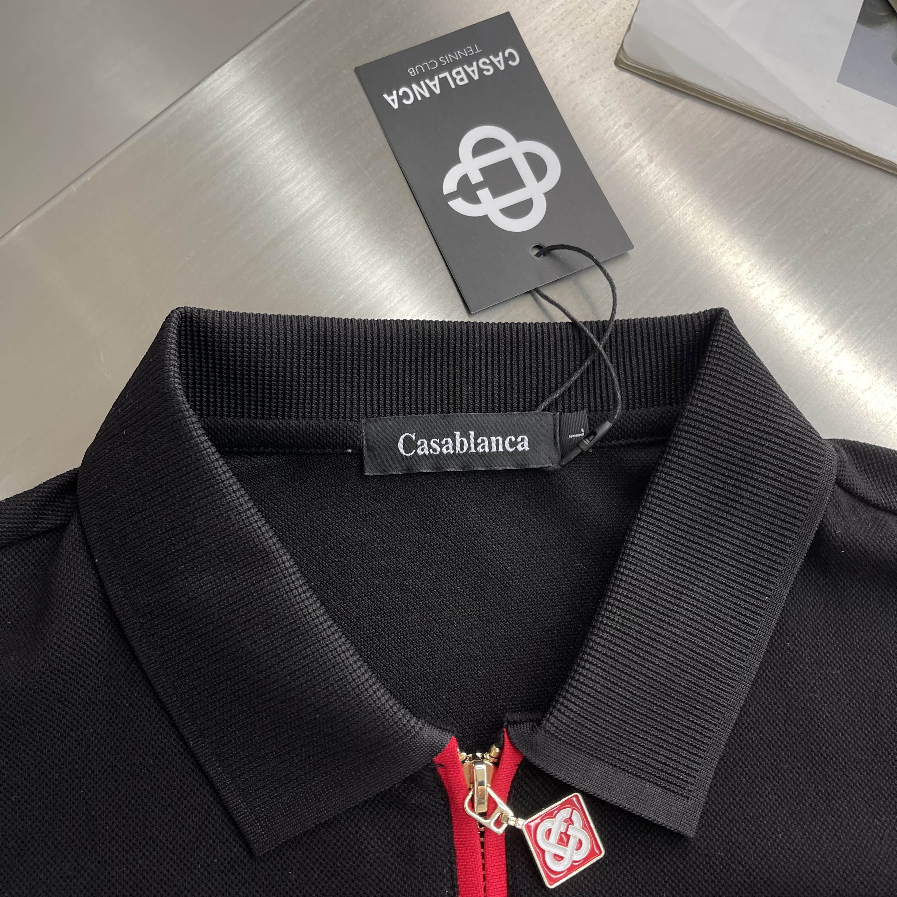 Поло мужское в стиле Casablanca из хлопка чёрного цвета с вышивкой и молнией
