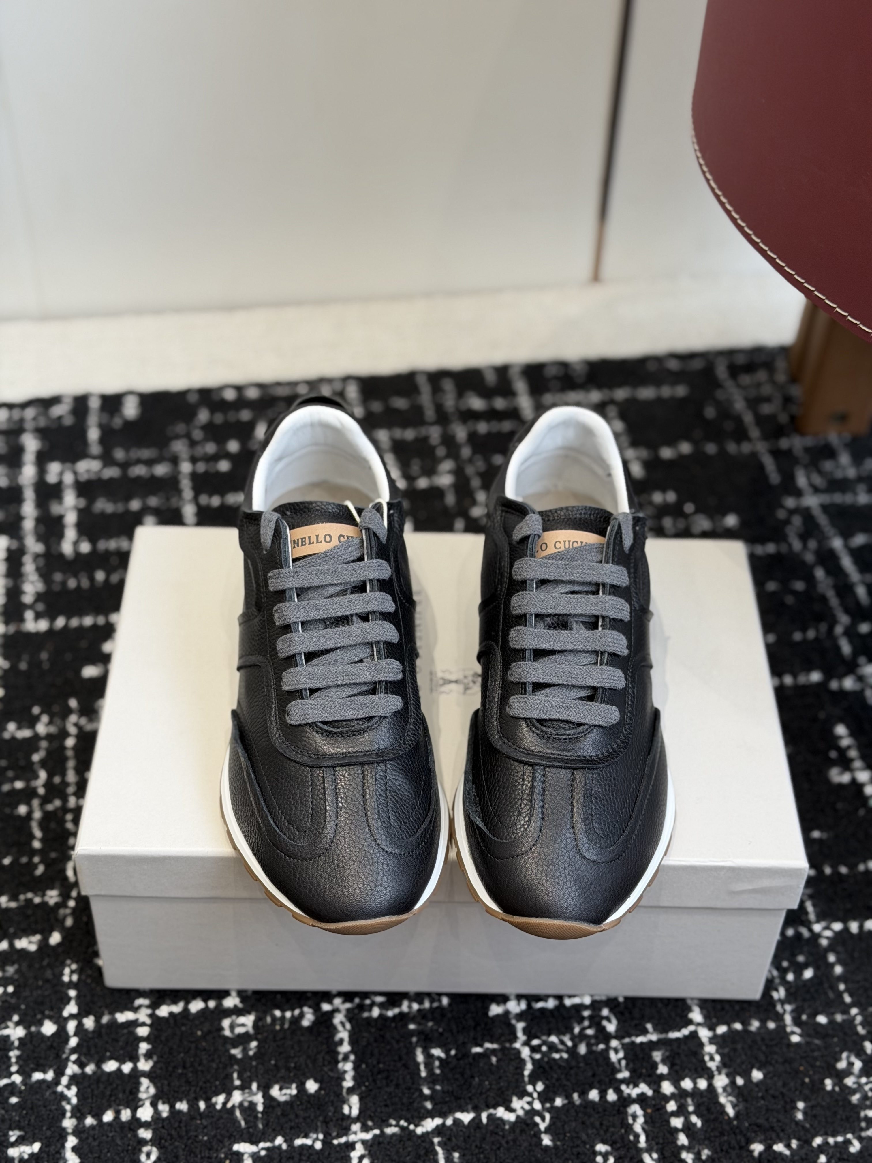 Кроссовки женские в стиле Brunello Cucinelli черного цвета