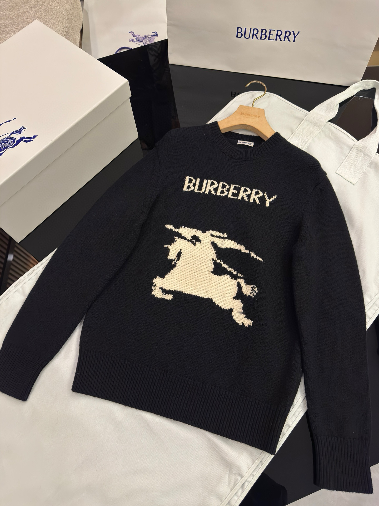 Свитер унисекс в стиле Burberry с жаккардовым логотипом EKD чёрного цвета