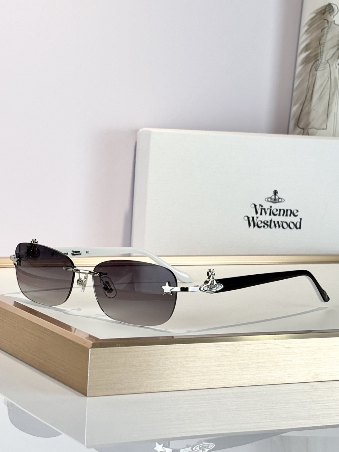 Очки солнцезащитные женские в стиле Vivienne Westwood