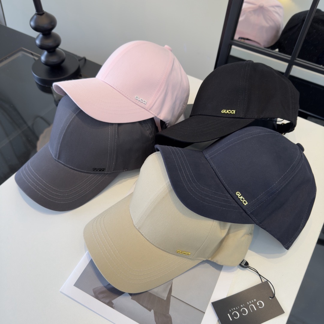 Кепка женская в стиле Gucci из хлопковой ткани розового цвета с логотипом