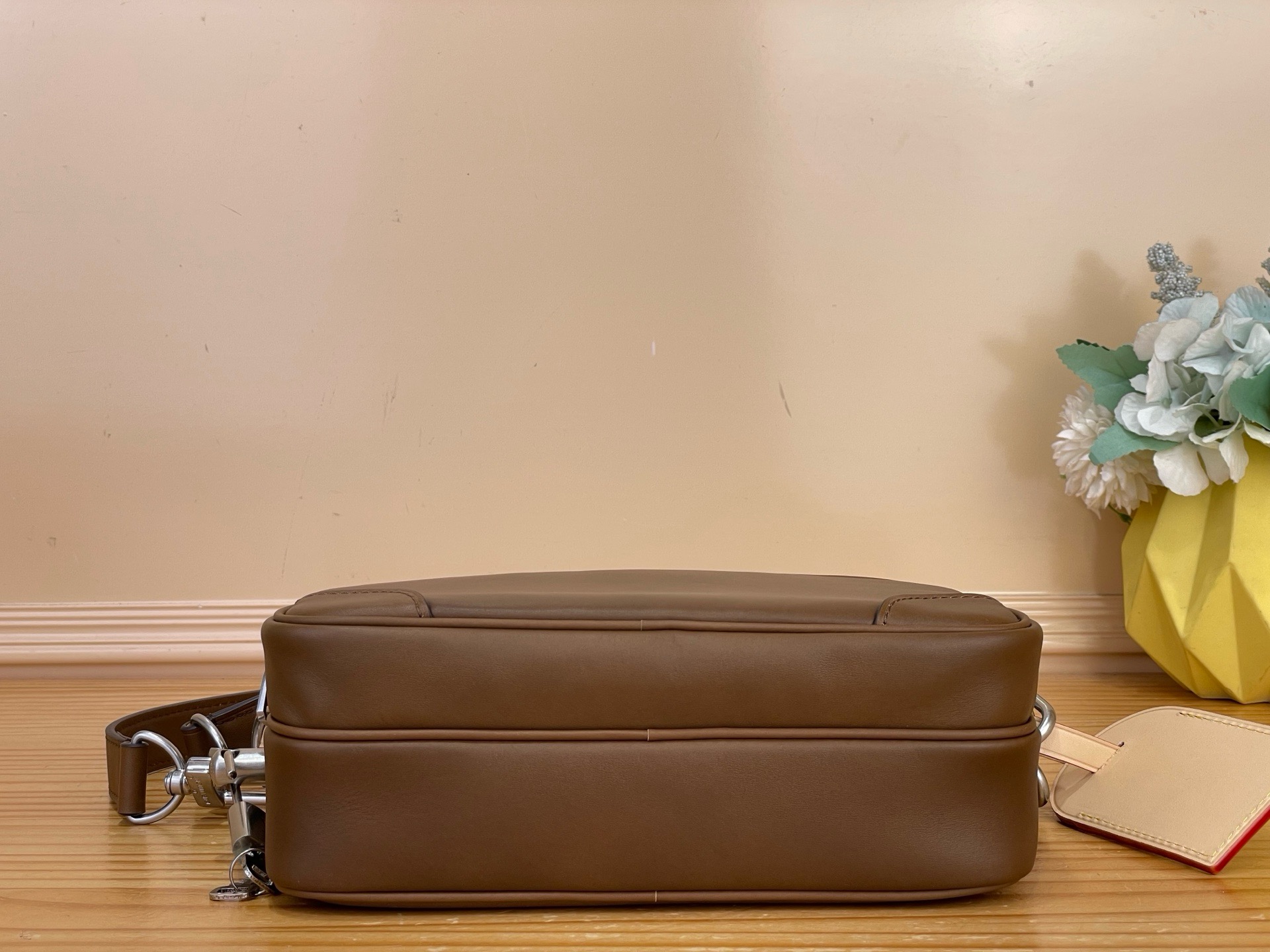 Сумка мужская Louis Vuitton Nil  коричневого цвета