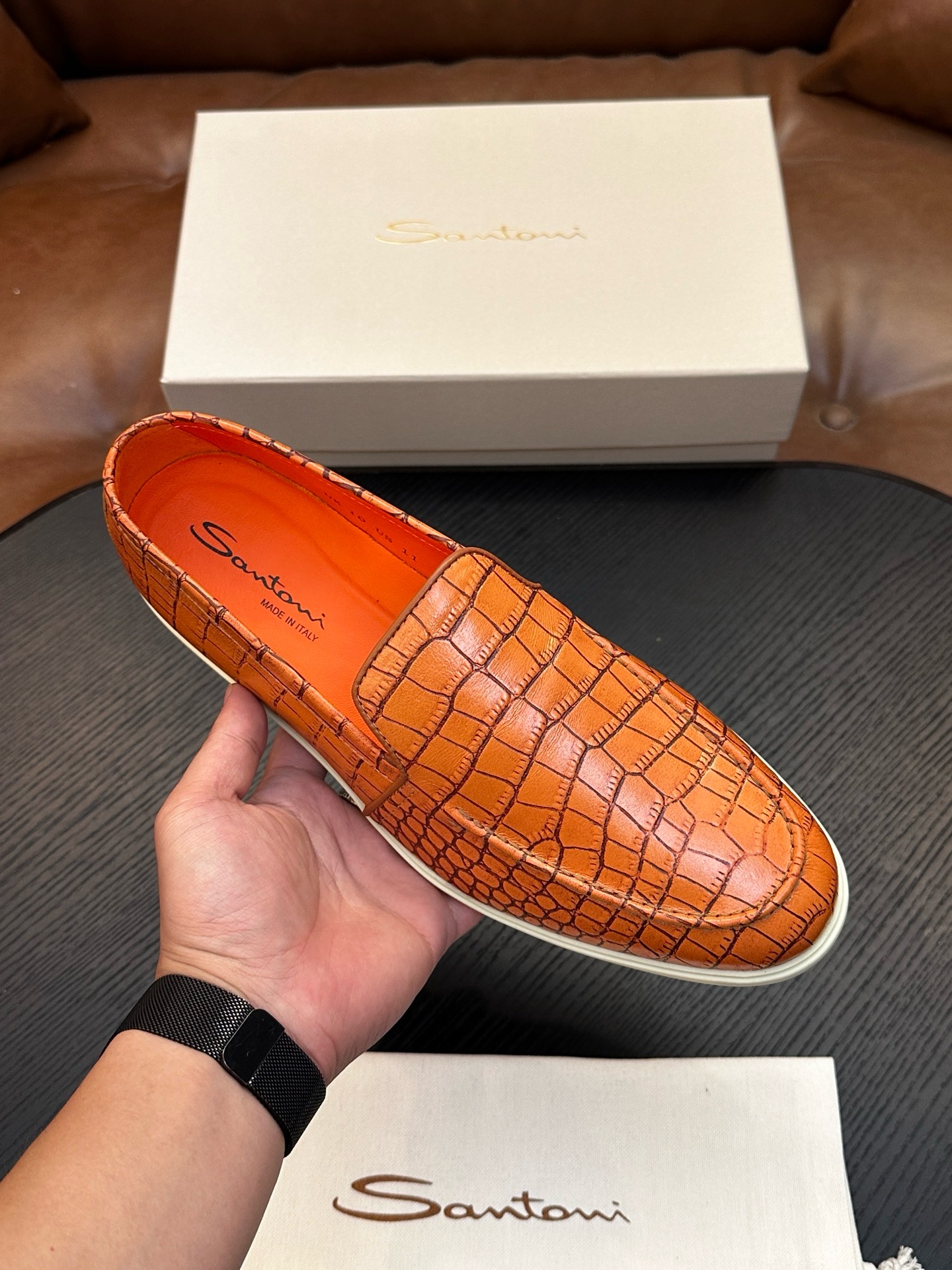 Лоферы мужские в стиле Santoni с фактурным тиснением оранжевого цвета