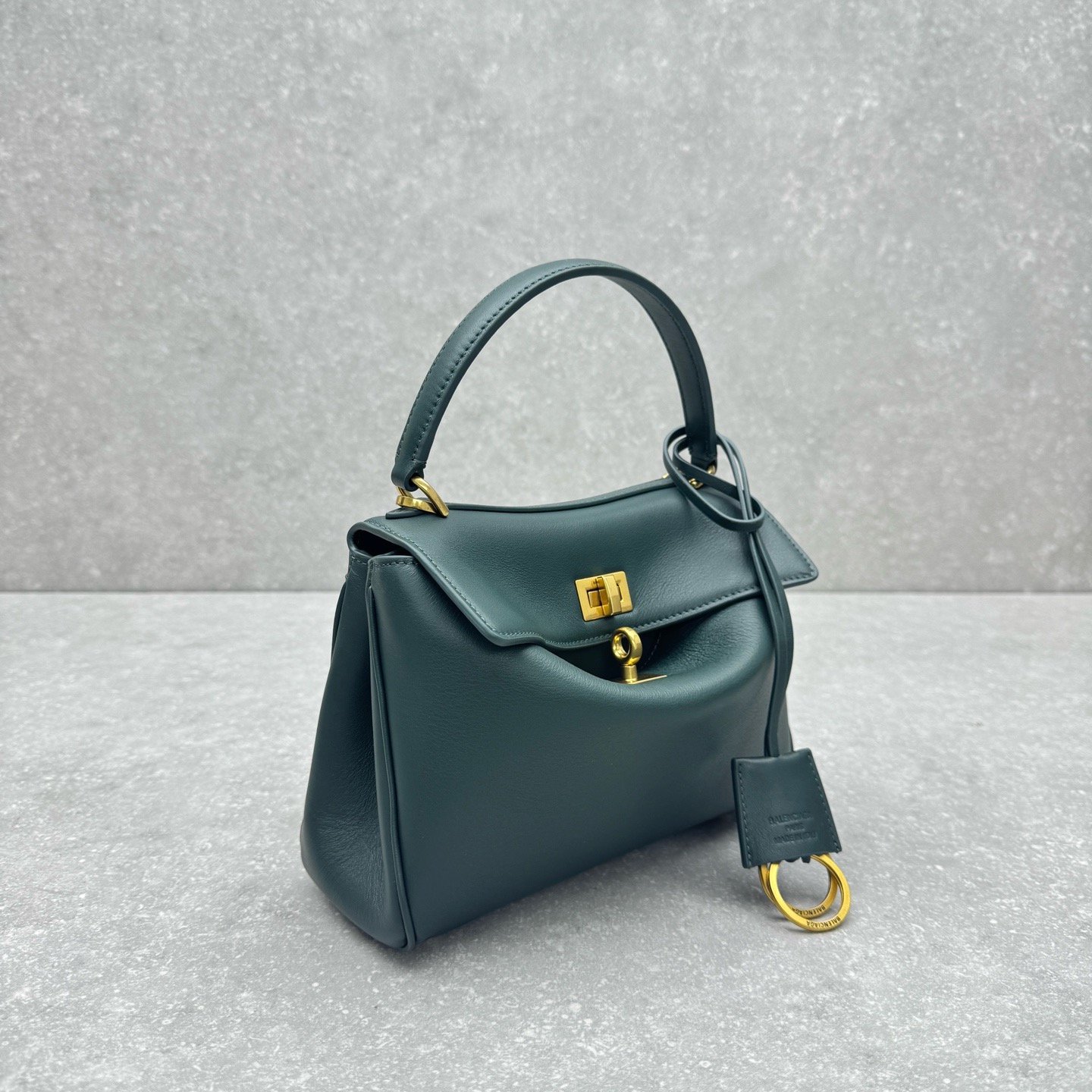 Сумка женская в стиле Balenciaga Rodeo темно-зеленого цвета