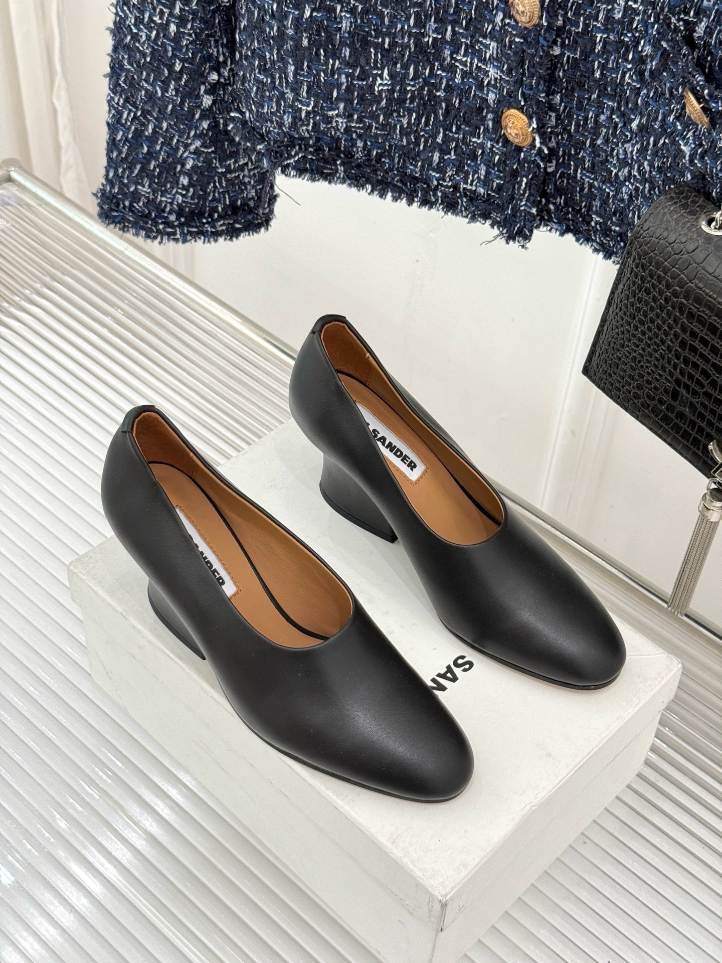 Туфли женские в стиле Jil Sander чёрного цвета