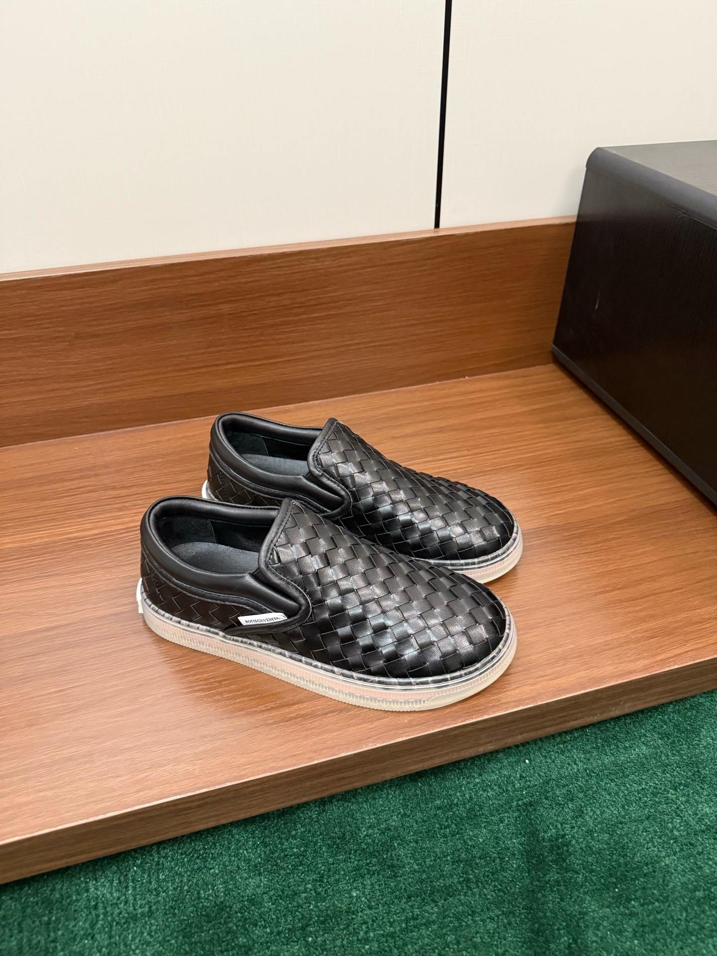 Слипоны Bottega Veneta Serena чёрного цвета