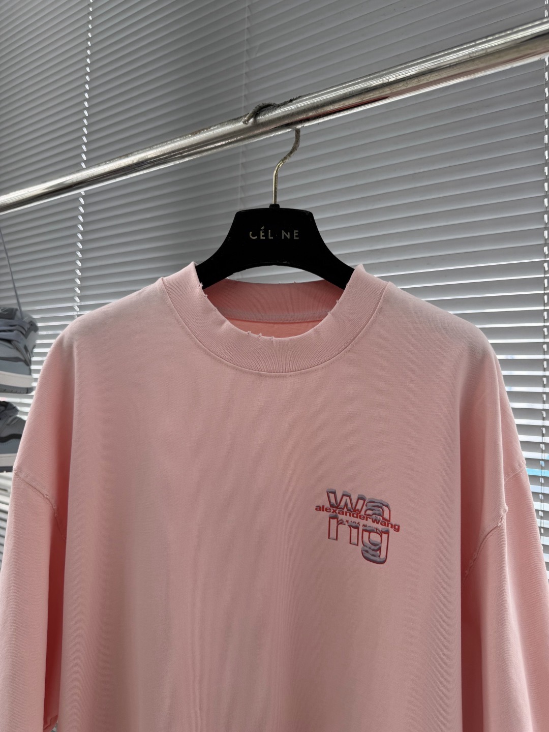 Футболка мужская в стиле Alexander Wang oversize розового цвета с принтом