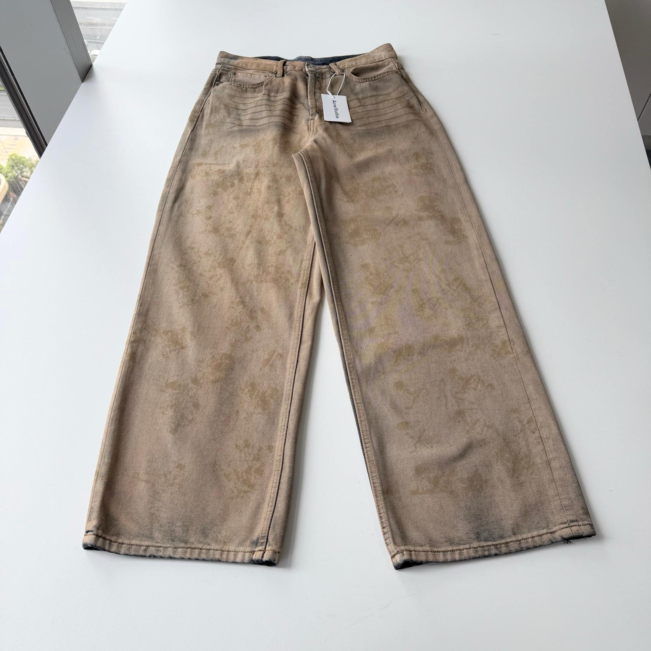Джинсы женские в стиле Acne Studios бежево-коричневого цвета с эффектом варки