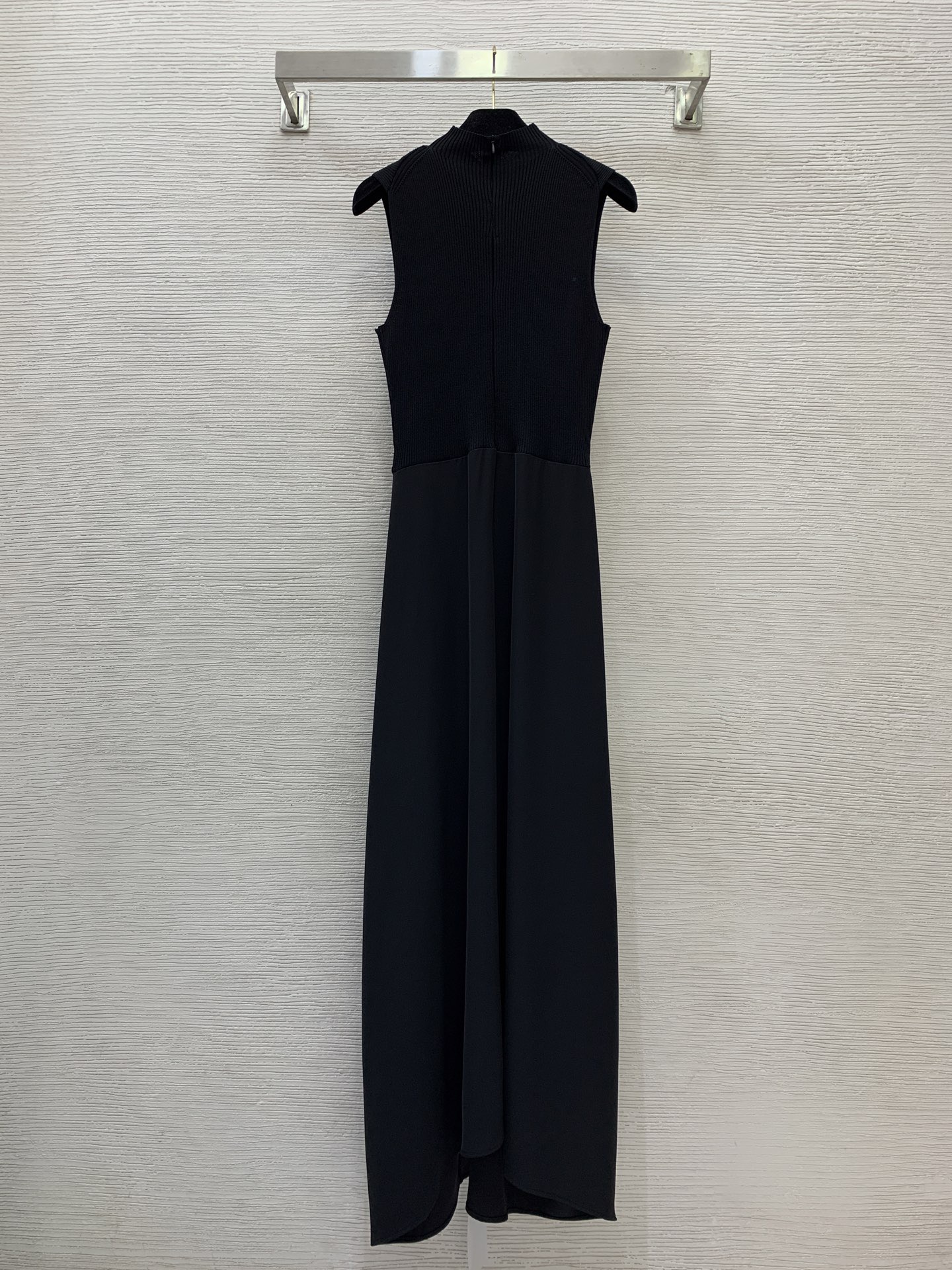 Платье женское в стиле Schiaparelli длинное комбинированное с декоративным элементом