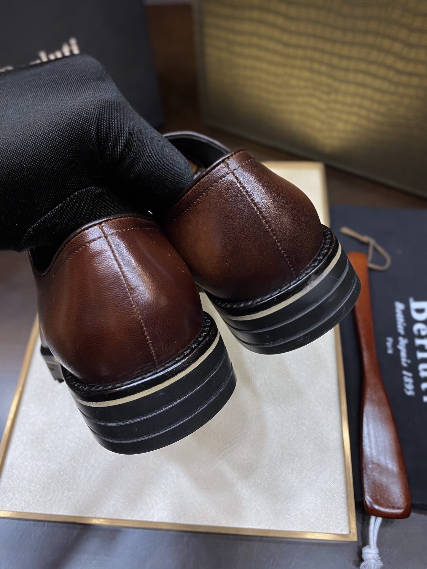 Туфли мужские в стиле Berluti из натуральной кожи коричневого цвета
