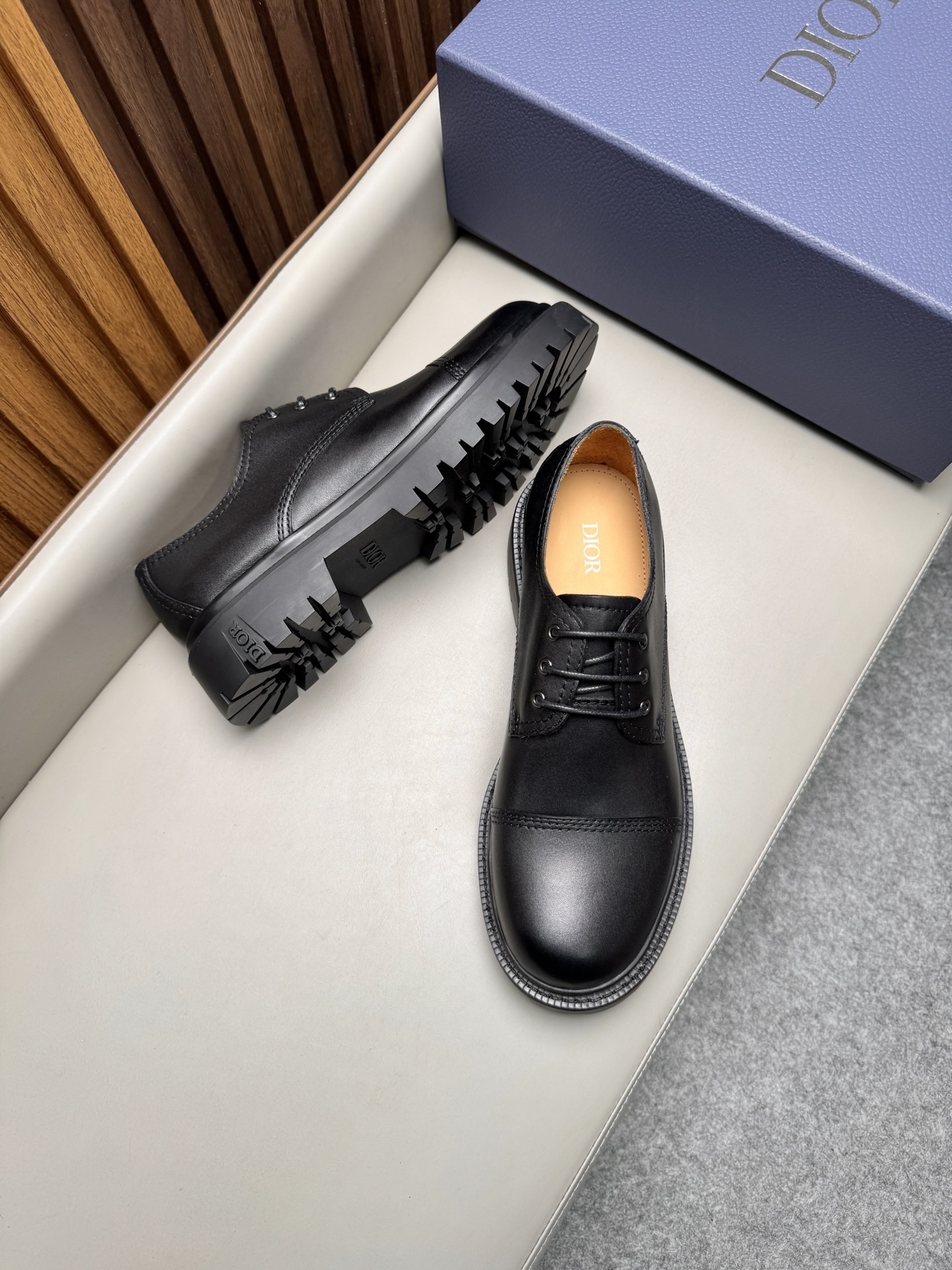 Туфли мужские в стиле Dior Explorer черного цвета