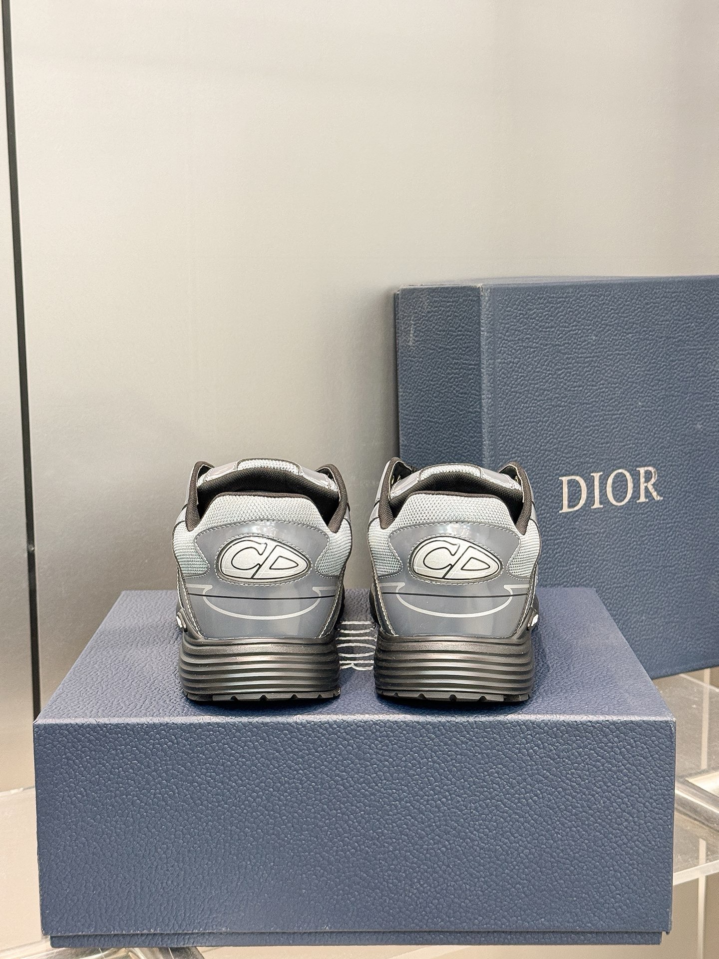 Кроссовки Dior B30 Countdown серого цвета