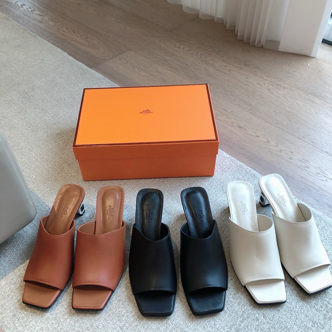 Мюли женские в стиле Hermès коричневого цвета с металлическим каблуком