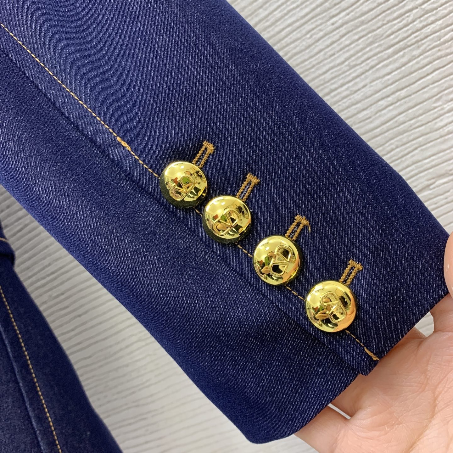 Костюм женский в стиле Valentino тёмно-синего цвета