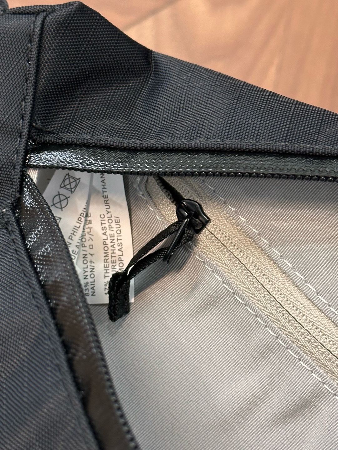 Сумка поясная в стиле Arc’teryx Granville Crossbody Bag чёрного цвета