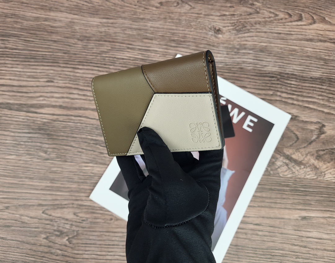Кошелёк компактный в стиле Loewe L1132 кофейного цвета
