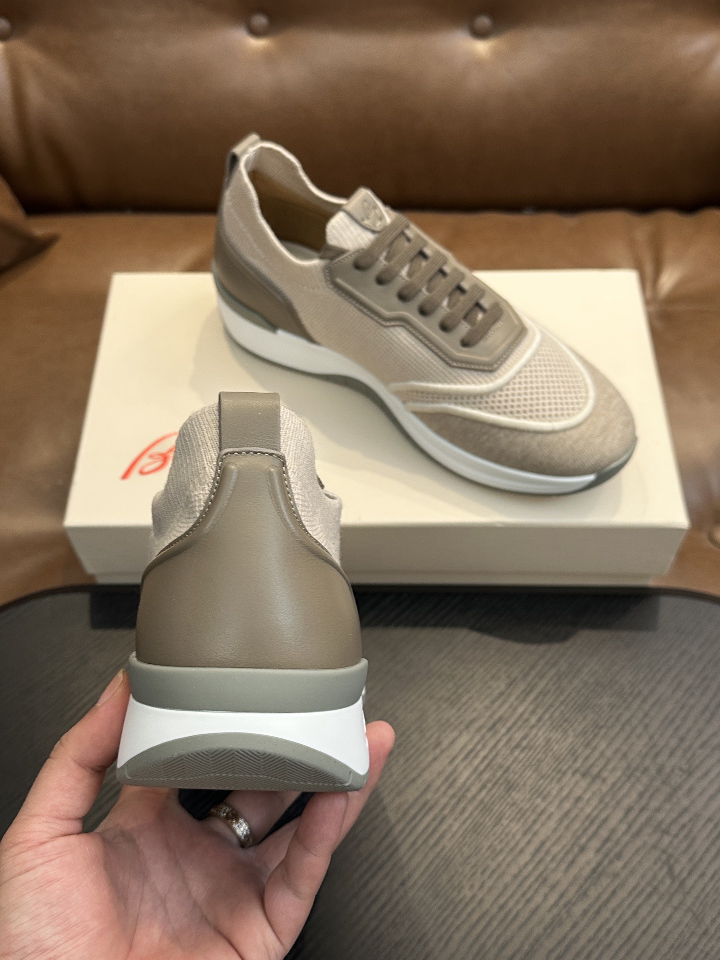 Кроссовки мужские в стиле Brioni бежевого цвета